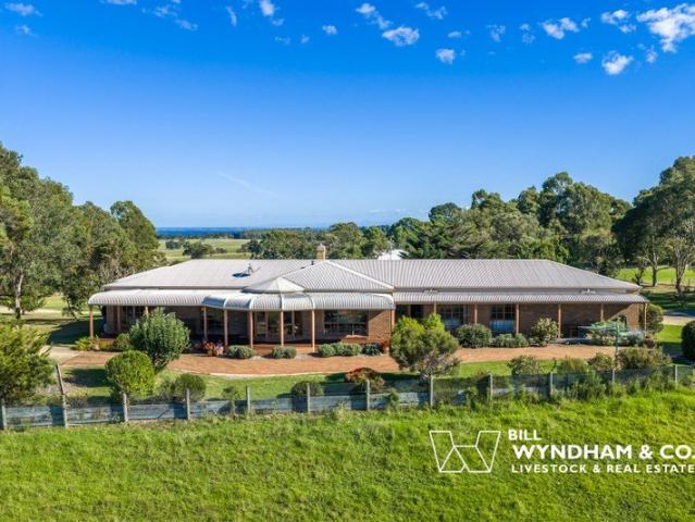House for sale in Victoria