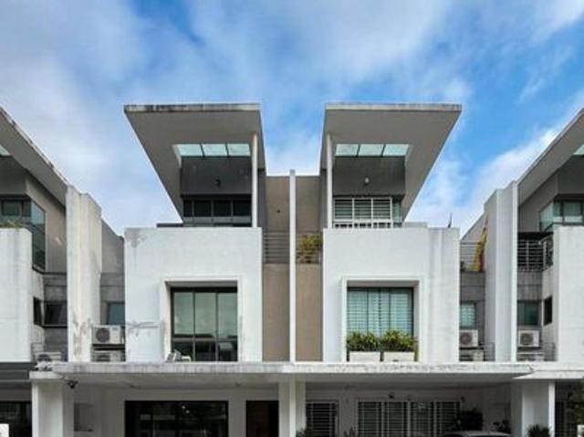 House for sale in Cyber 11, Sepang