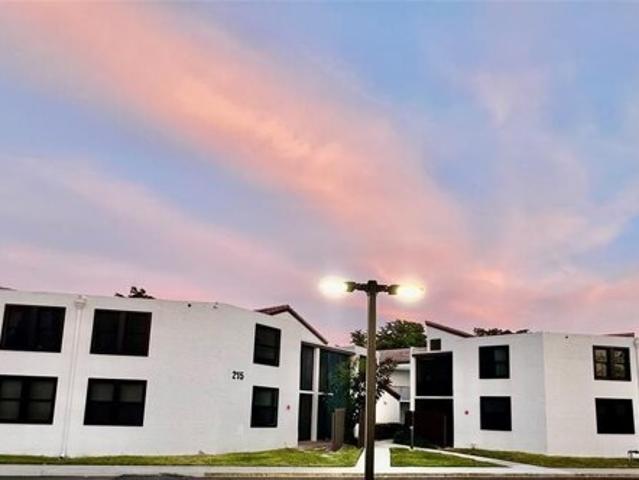 Condo for sale in Oakland Park