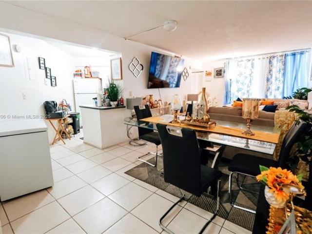 Condo for sale in Oakland Park, Florida