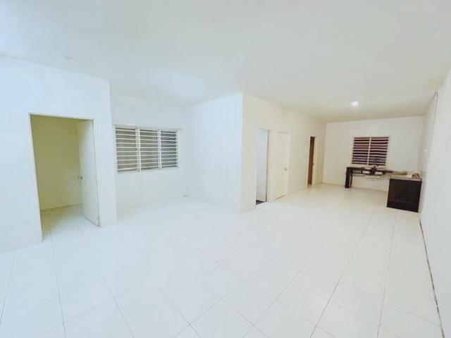 Townhouse for sale in Petaling, Subang Jaya