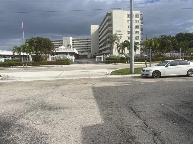 Condo for sale in Lake Park