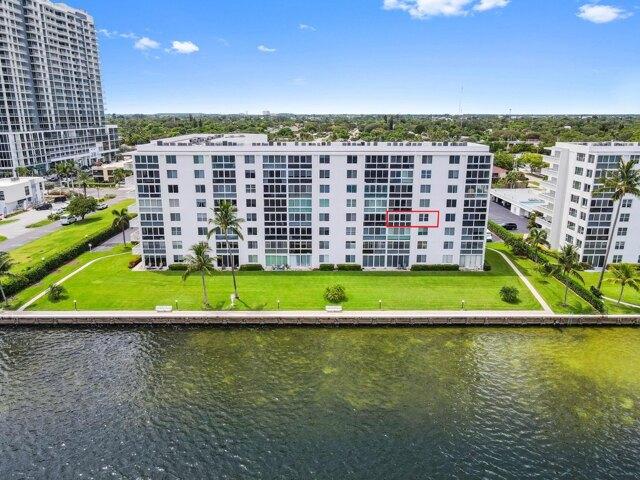 Condo for sale in Lake Park, Florida