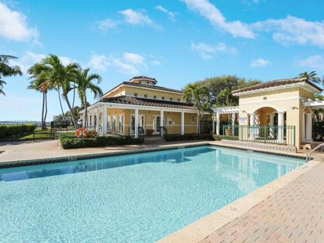 Condo for sale in Lake Park