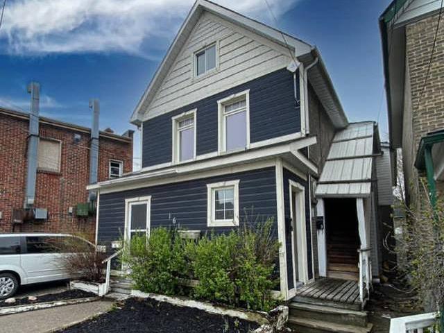 House for rent in Ontario