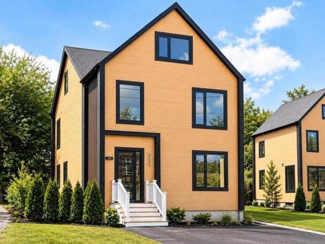 House for sale in Lakeview, Waltham