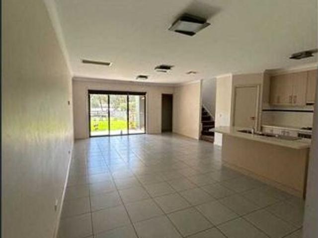 Townhouse for rent in Yarrawonga, Shire of Moira