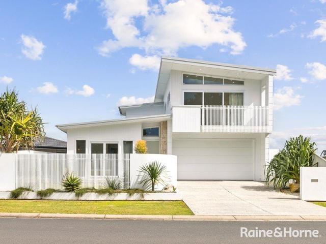 House for sale in Crystal Waters, Yamba