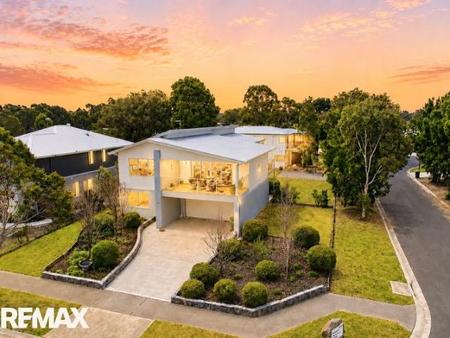 House for sale in Victoria