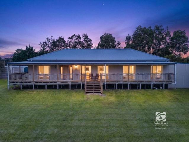 Cottage for sale in Nicholson, Victoria