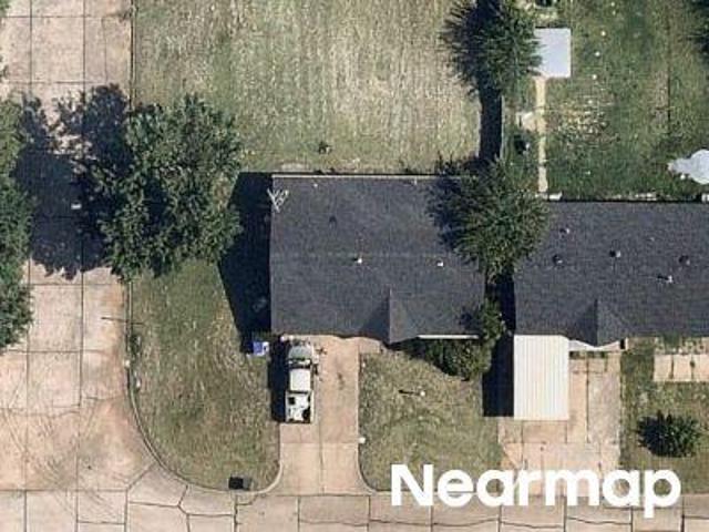 Property for sale in Hall Park, Norman