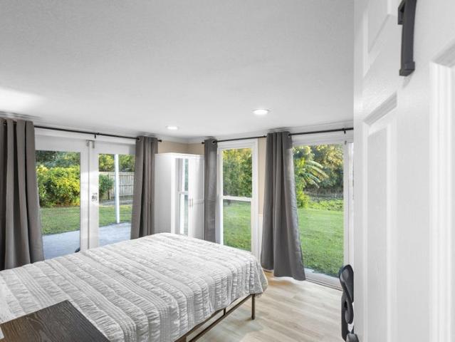 Room for rent in Pine Acres, Azalea Park