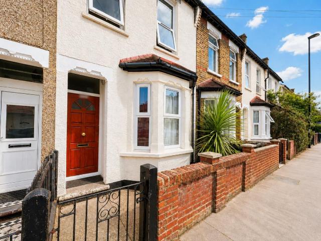 House for rent in London Borough of Croydon, Greater London