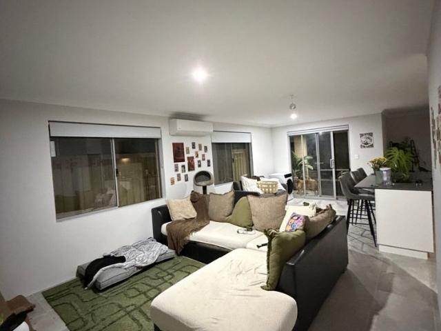 Room for rent in Parklands, Western Australia