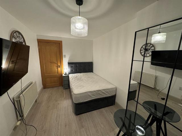 Studio to rent in Dundrum, North Tipperary