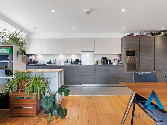 Apartment for rent in Mile End, Greater London