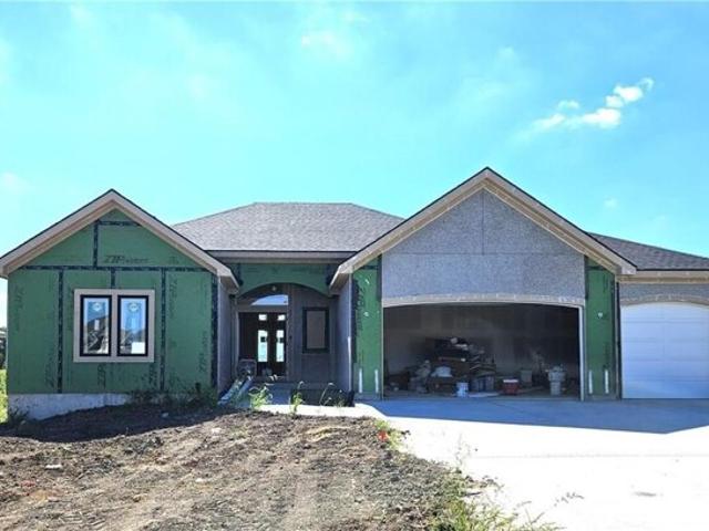 House for sale in Basehor, Kansas