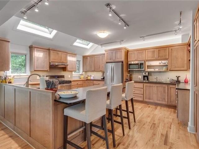 House for sale in Pine Lake