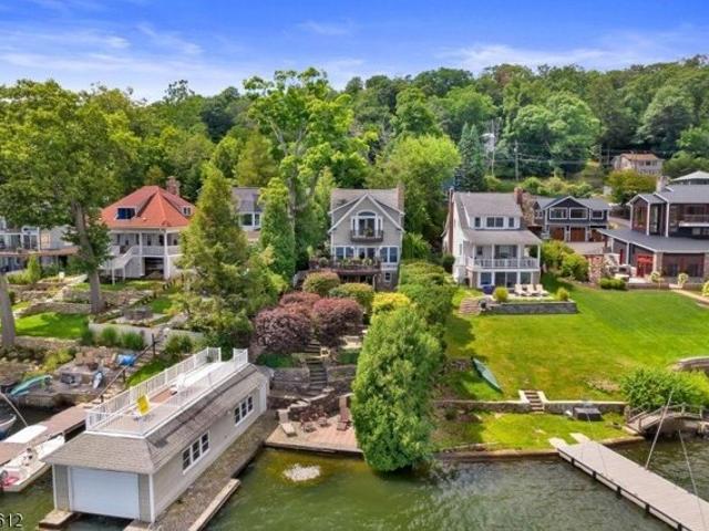 House for sale in Glasser, New Jersey