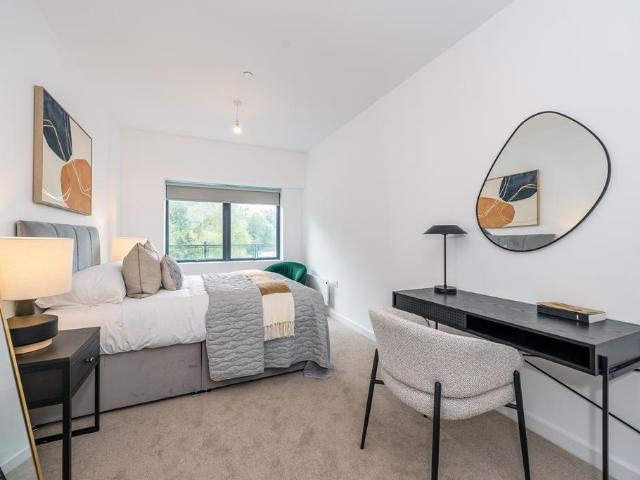 House for rent in Row Town, Surrey
