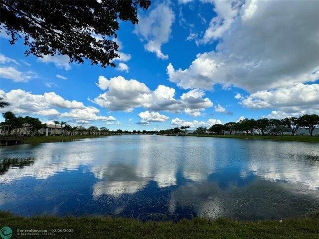Condo for sale in Margate
