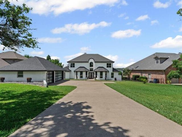 House for sale in Malakoff, Texas