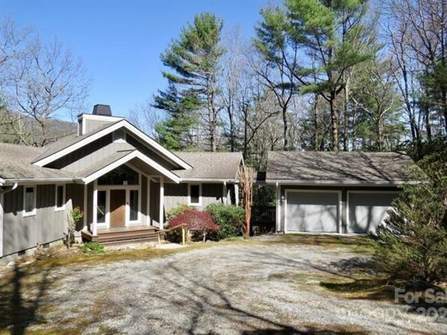 House for sale in Lake Toxaway House for sale in Lake Toxaway