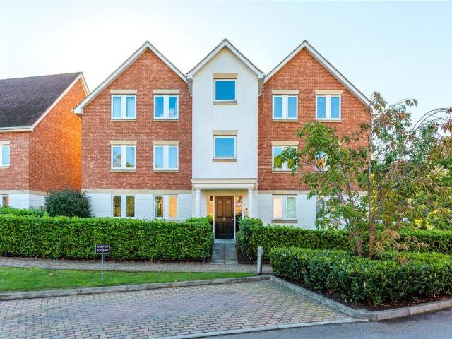 Apartment for rent in Pennypot, Woking