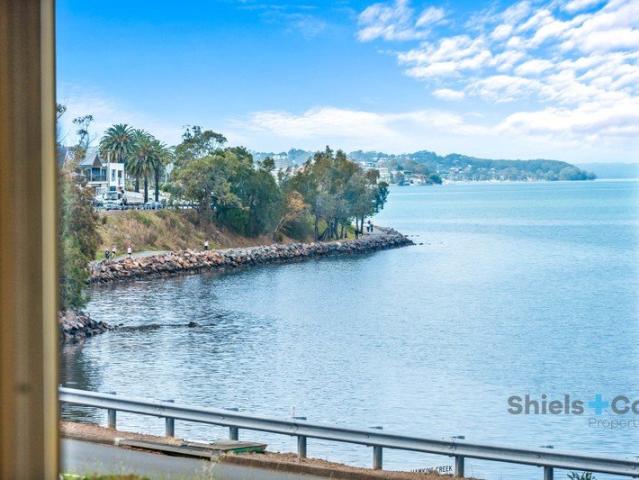 Villa for rent in Speers Point, Newcastle-Maitland