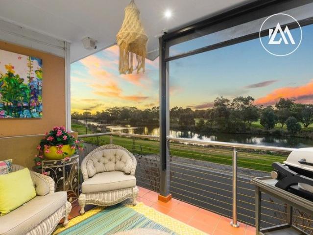 Townhouse for sale in Bonbeach
