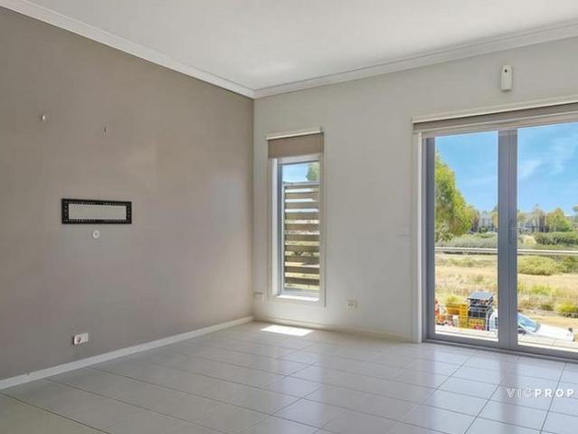 Townhouse for rent in Camerons Creek, Victoria