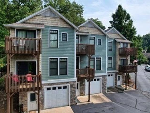 Condo for sale in Hiawassee
