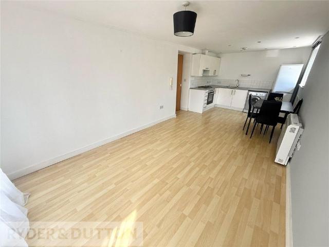 Apartment for rent in Higher Blackley, Georgia