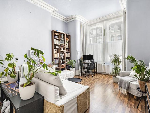 Apartment for rent in Brook Green, Greater London