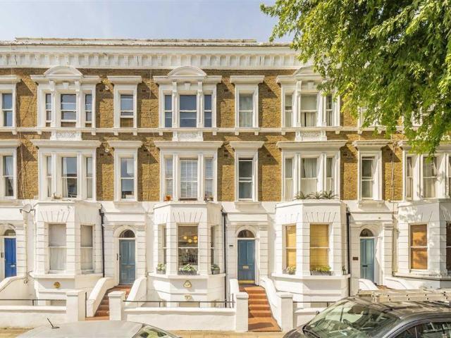 Apartment for rent in Brook Green, Greater London