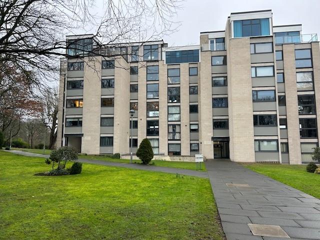 Apartment for rent in Oakwood, West Yorkshire