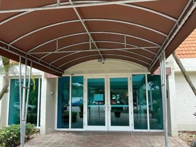 Condo for sale in Weston Condo for sale in Weston