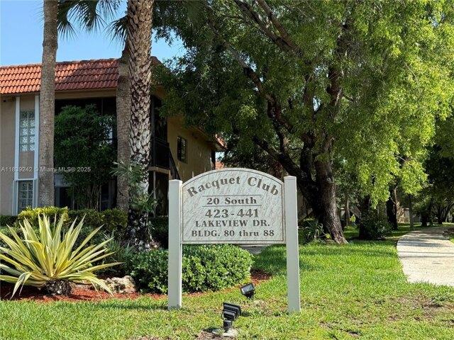 Condo for sale in Weston
