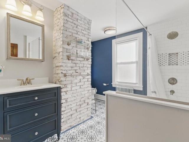 House for sale in Collingswood