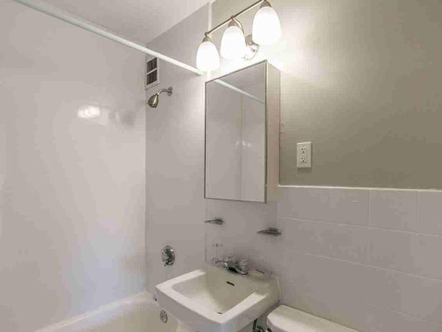 Apartment for rent in Lakeview Gardens, Natick
