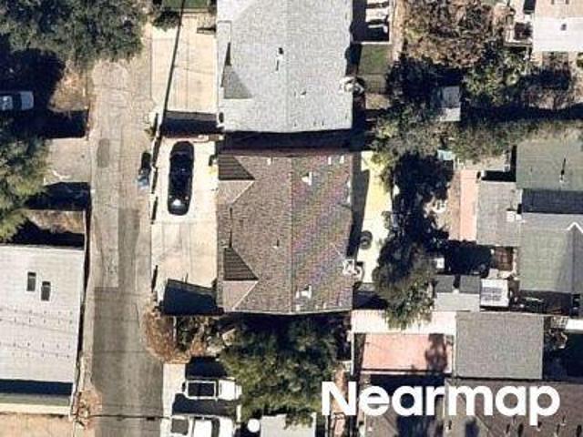 House for sale in Chatsworth