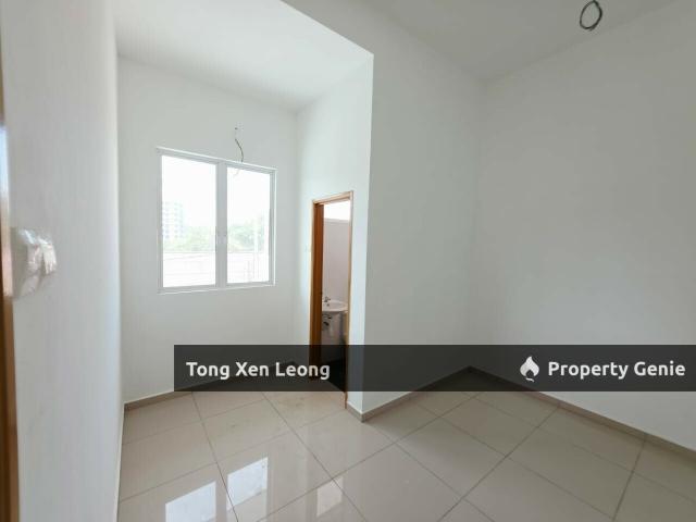 Residential House for sale in Malaka