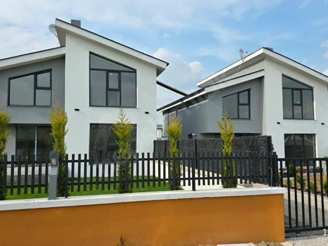 Karşıyaka Mahallesi, Mamak içerisinde satılık Villa