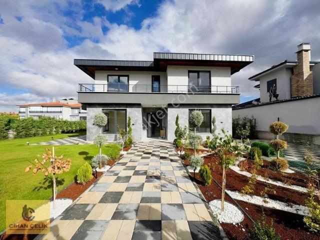 Karahüyük Mahallesi, Meram içerisinde satılık Villa