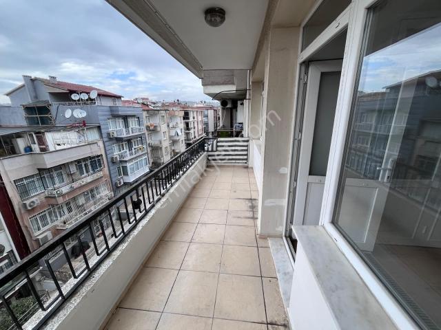Buca, İzmir içerisinde kiralık mülk