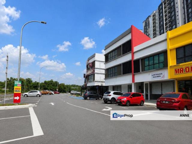 Shop for rent in Petaling, Alam Impian