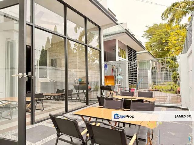 House for sale in Malaka