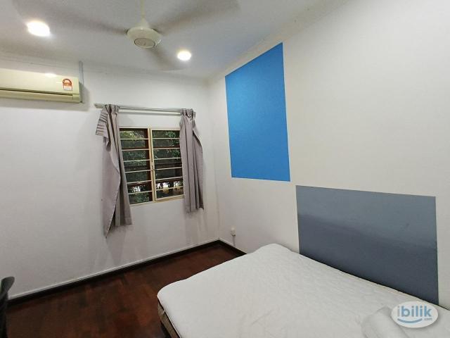 Room for rent in Petaling, Alam Impian