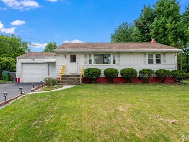 House for sale in Edison, New Jersey