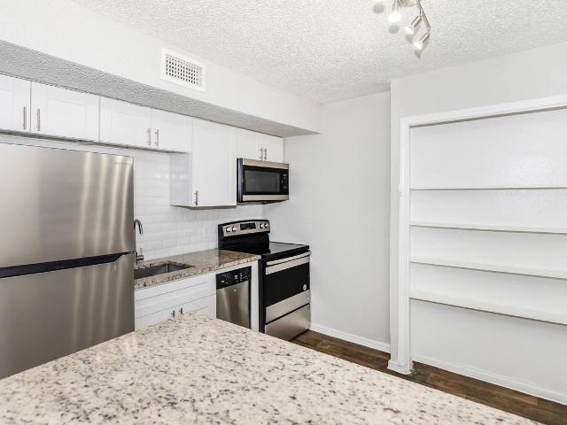 Apartment for rent in Lamar Place Apartments, Austin